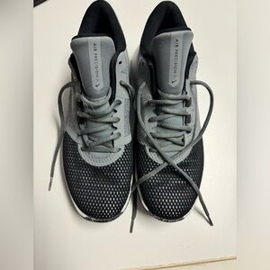 Men’s Nike basketball shoes, size 8.5